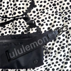 LULULEMON STOW AND FLOW MAT STRAP & KEYCHAIN BUNDLE